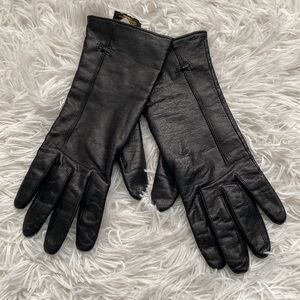 Vintage black ladies driving gloves